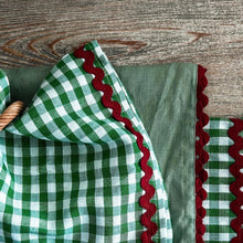 Load image into Gallery viewer, Festive Green Napkins
