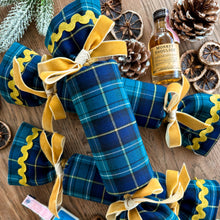 Load image into Gallery viewer, Luxury Christmas Crackers X Gulp
