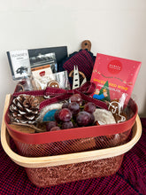 Load image into Gallery viewer, Sloanes Luxury Hamper
