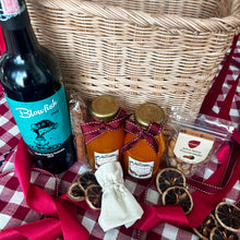 Load image into Gallery viewer, Deluxe Mulled Wine Hamper X Gulp
